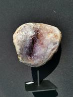 Amazone roze/paarse en rood/geel amethist geode met, Verzamelen, Mineralen en Fossielen