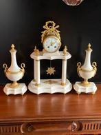 Klok en garnituur set (3) Empire - Carrara marmer -, Antiek en Kunst, Antiek | Klokken