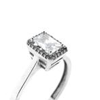 Witgouden ring met zirconia, Sieraden, Tassen en Uiterlijk, 18 tot 19, Gebruikt, Overige kleuren, Ophalen of Verzenden