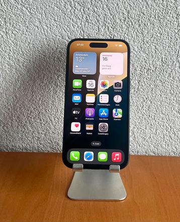 Apple iPhone 15 128GB Zwart / Garantie / Zeer nette staat beschikbaar voor biedingen