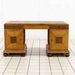 Antiek Bureau met Houtgesneden Details, Huis en Inrichting, Bureaus, Ophalen of Verzenden, Nieuw