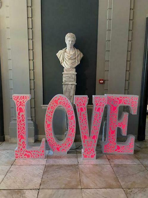 Love letters huren bruiloft LOVE letter huren met led huur, Hobby en Vrije tijd, Feestartikelen | Verhuur, Overige, Nieuw, Ophalen