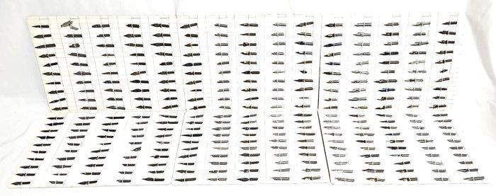 300 Rari Pennini D Epoca In (Acciaio e Bronzati) Originali, Verzamelen, Pennenverzamelingen