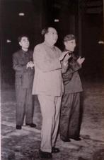 Mao’s China – Iconische propagandaportretten in zwart-wi, Verzamelen, Militaria | Tweede Wereldoorlog, Verzenden