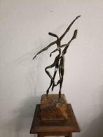 Yves Lohe (1947) - sculptuur, Sculpture d un couple de