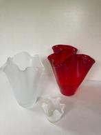 Vaas - Glas - Drie golvende glazen vazen, Antiek en Kunst