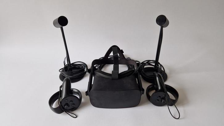 Oculus Rift CV1 Virtual Reality Kit, Spelcomputers en Games, Virtual Reality, VR-bril, Zo goed als nieuw, Pc, Verzenden