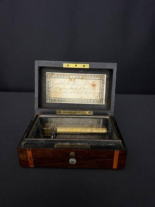 Muziekdoos - Zwitserland - 1850-1900 - Cilindermecanisme, Antiek en Kunst, Antiek | Klokken