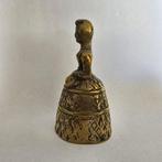 België. Tafelbel (1) Dame in geruite jurk ca. 1900-1950