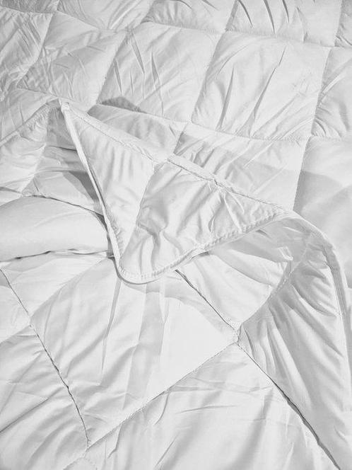Geen MINIMUMPRIJS! Warm Winter Dekbed King Size 220x240cm -, Antiek en Kunst, Antiek | Kleden en Textiel