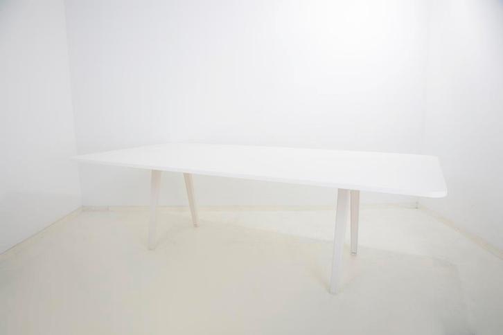 Vitra Joyn design vergadertafel 240x120cm Refurbished, Zakelijke goederen, Kantoor en Winkelinrichting | Kantoormeubilair en Inrichting