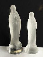 sculptuur, Twee prachtige kristallen Mariabeeldjes - Onze, Antiek en Kunst