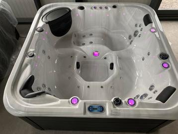 NIEUW 210x210 Jacuzzi Spa Balboa Luxion + Cover | Garantie beschikbaar voor biedingen
