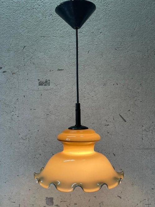 Opaline Geschulpte Plafondlamp - Plafondlamp - Glas, Antiek en Kunst, Curiosa en Brocante