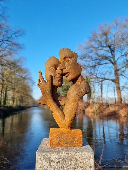 Beeldje - Kissing couple - IJzer, Antiek en Kunst, Curiosa en Brocante