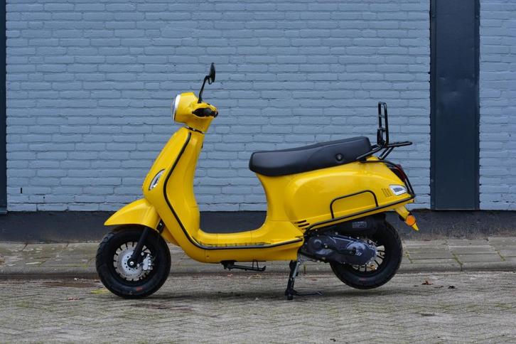 Kappenset geel RSO Sense/VX50 (S) /Riva (S)/ Felice/ Sourini, Fietsen en Brommers, Brommeronderdelen | Scooters, Verzenden