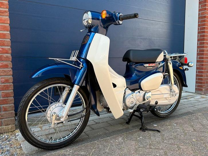 Div. Honda C50 Super Cub | NL Kent. | 2018-2021 | Injectie, Fietsen en Brommers, Brommers | Honda, Zo goed als nieuw, Ophalen