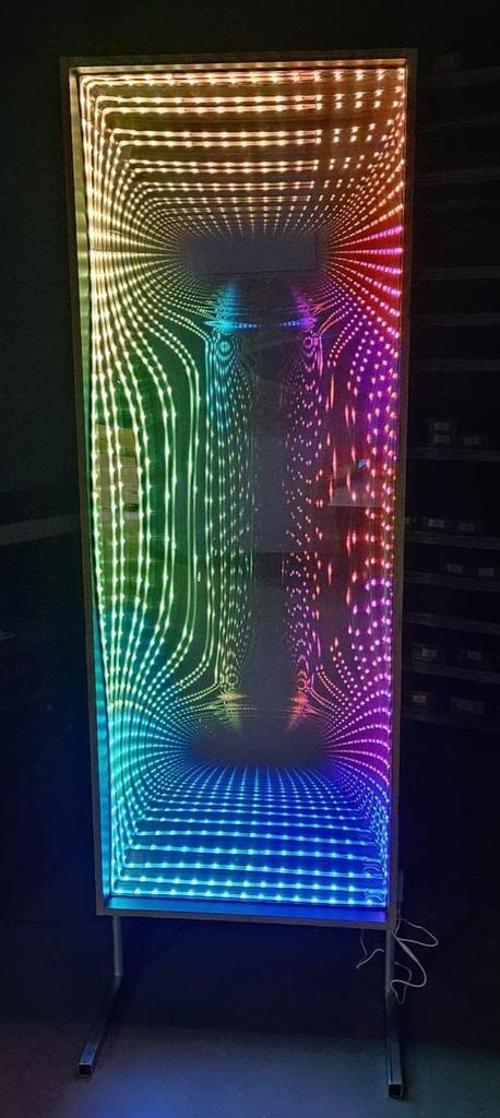 Infinity lachspiegel - te koop, Hobby en Vrije tijd, Feestartikelen, Overige, Nieuw, Feestartikel, Ophalen of Verzenden