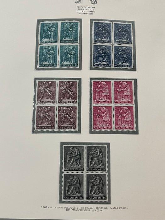 Vaticaanstad 1966/1974 - Vaticaan postzegels in sets van, Postzegels en Munten, Postzegels | Europa | Italië