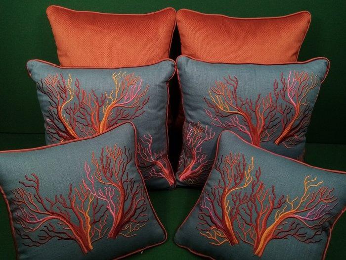 Kussenset met Corals-stof, door Manufatti Toscani, vulling, Antiek en Kunst, Kunst | Designobjecten