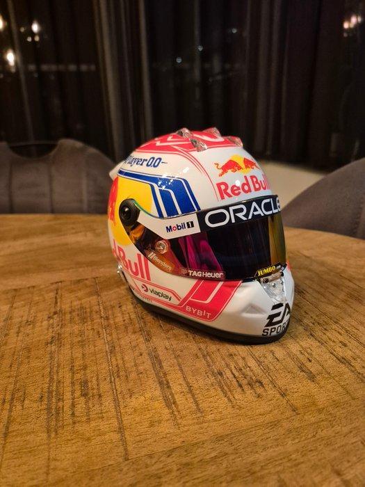 Red Bull Racing - Max Verstappen - 2023 - Scale 1/2 helmet, Verzamelen, Automerken, Motoren en Formule 1