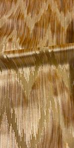 Jacquardweefsel met een velvetachtig ikat-motief. - Textiel