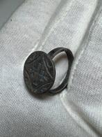 Middeleeuwen, kruisvaardersperiode Zilver Vingerring - 16 mm, Antiek en Kunst