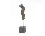Een beeld getiteld Carlo op pen, Wim Korink (1937-2024), Antiek en Kunst, Antiek | Koper en Brons