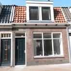 Tussenwoning met tuin en 3 slaapkamers aan de Molenstraat 16, 50 m² of meer, Overige regio's