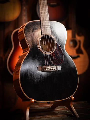 Atkin E-OOO Custom Black Top LR Baggs Used beschikbaar voor biedingen
