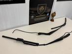 Tesla Model 3 4x4 Dual ruitenwisser arm set rechts en links, Gebruikt