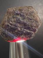 Robijn Ruw. 360 Cts. Mozambique Bloed Robijn Kristal. %100