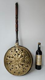 18e eeuwse beddenpan met zon motief - Werkgereedschap