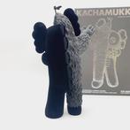 NO RESERVE KAWS (1979) - Kaws x Kachamukku Black &Grey, Antiek en Kunst, Kunst | Designobjecten