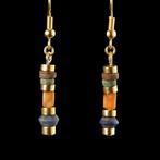 Oude Egypte, late periode Oorbellen met faience, lapis