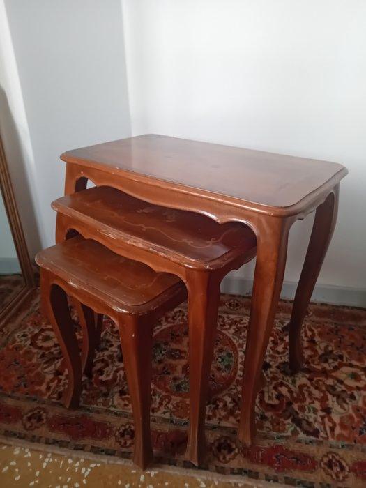 Set bijzettafels (3) - Hout - Set van drie vintage tafeltjes, Antiek en Kunst, Curiosa en Brocante