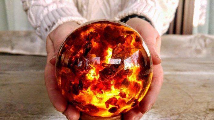 Grote bol Baltisch amber + bij-inclusie - Barnsteen - 9 cm -, Antiek en Kunst, Curiosa en Brocante