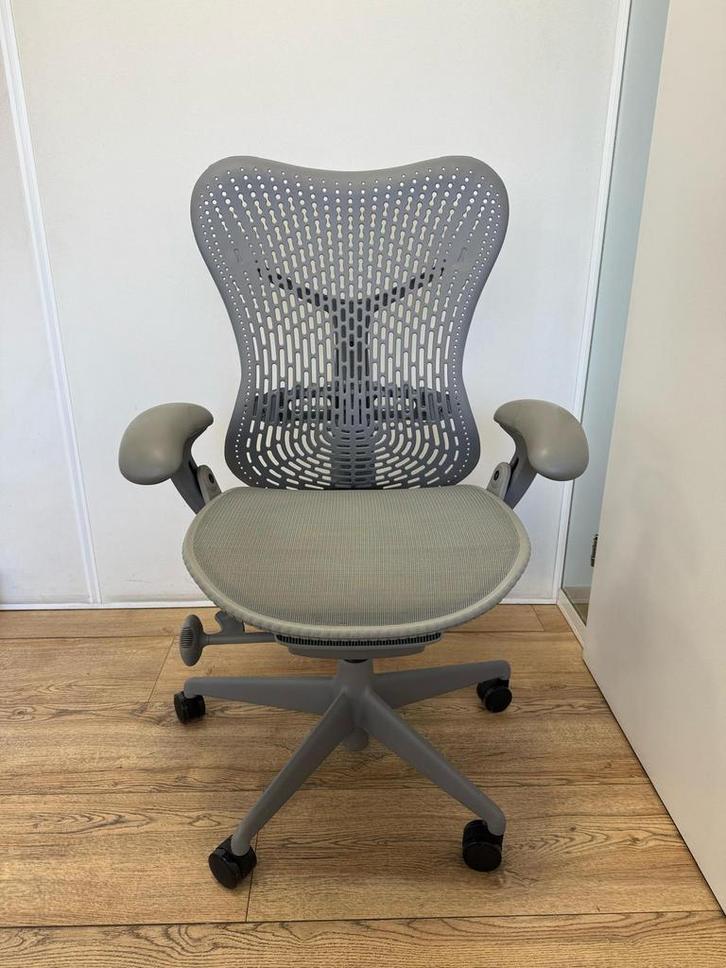 350x Herman Miller Mirra Grey Shadow - Tijdelijke Aanbieding, Huis en Inrichting, Bureaustoelen, Bureaustoel, Overige kleuren