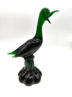 Beeldje - Uccello beeldje in smaragdgroen glas van vintage