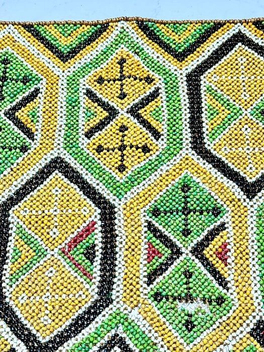 Gebeadde rok gedragen tijdens de bruiloft in Papoea - Sireu, Antiek en Kunst, Kunst | Niet-Westerse kunst