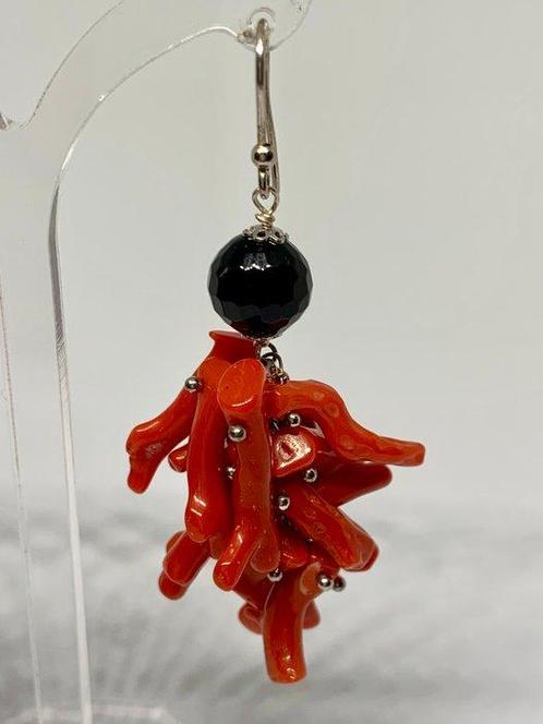 Bloedkoraal - Zilver - Oorbellen - Met onyx en koraal, Verzamelen, Mineralen en Fossielen