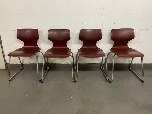 Flototto - Stapelbare stoel (4) - crèmestoel - Hout,, Antiek en Kunst, Antiek | Meubels | Stoelen en Banken