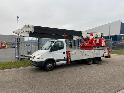 Klaas K25-30TS Friendly op Iveco Daily / BE-rijbewijs, Zakelijke goederen, Machines en Bouw | Kranen en Graafmachines, Kraan, Ophalen