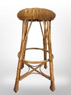 Kruk - Oude Vintage Rotan Barkruk: Authentieke Sfeer en