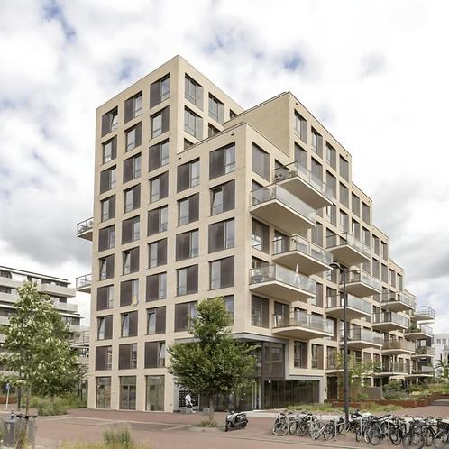 2-kamer appartement met balkon en parkeergelegenheid in Spor, Huizen en Kamers, Huizen te huur, Direct bij eigenaar, Amsterdam