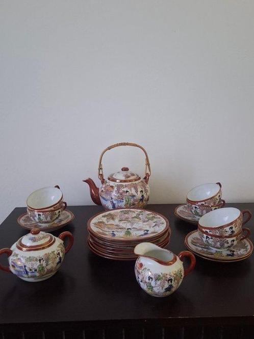 Tafelservies - Porselein - Japans servies, Antiek en Kunst, Antiek | Meubels | Tafels