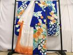 Elegant Japans Furisode Kimono met bloemmotieven en gouden