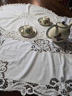 Tafelmiddenstuk (2) - katoen en renaissancekant cm. 87 x 87, Antiek en Kunst