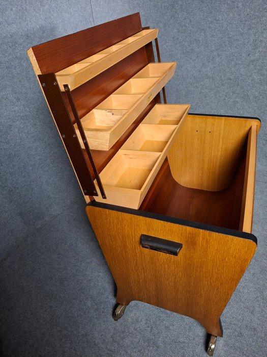 Naaidoos - Hout - met veel ruimte, Antiek en Kunst, Kunst | Designobjecten