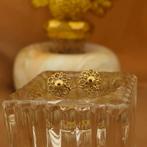 Antiek/vintage gouden oorstekers van een bloem | Filigrai..., Sieraden, Tassen en Uiterlijk, Oorbellen, Goud, Gebruikt, Ophalen of Verzenden